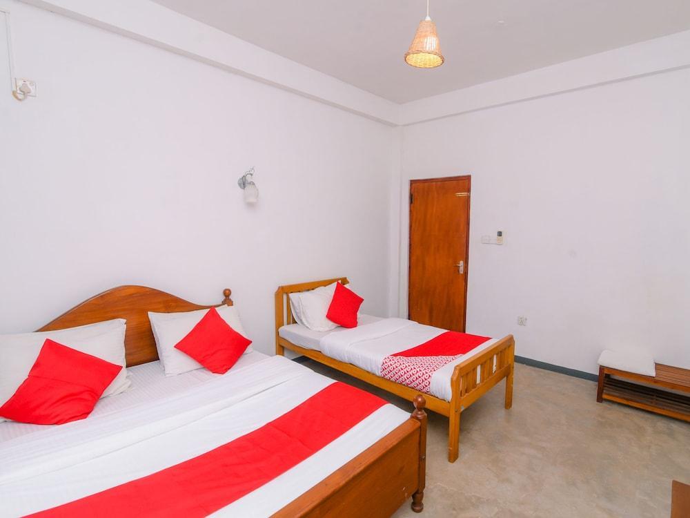 Oyo 386 White Villa Tourist Guest Kandy Ngoại thất bức ảnh