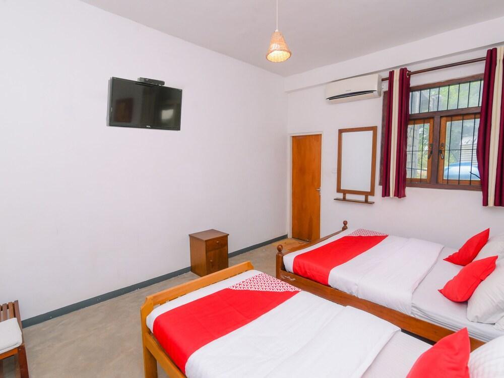 Oyo 386 White Villa Tourist Guest Kandy Ngoại thất bức ảnh