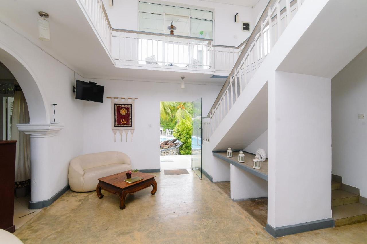 Oyo 386 White Villa Tourist Guest Kandy Ngoại thất bức ảnh