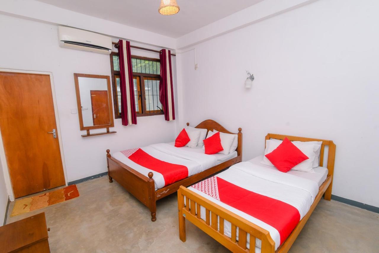 Oyo 386 White Villa Tourist Guest Kandy Ngoại thất bức ảnh