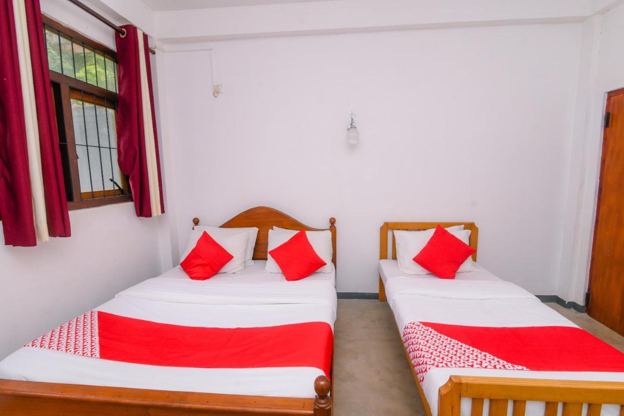 Oyo 386 White Villa Tourist Guest Kandy Ngoại thất bức ảnh