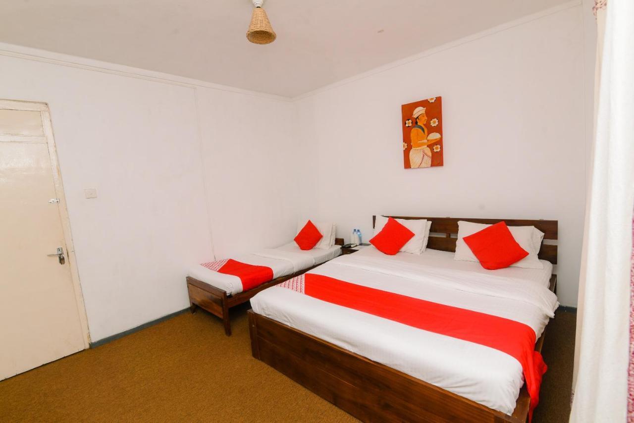 Oyo 386 White Villa Tourist Guest Kandy Ngoại thất bức ảnh