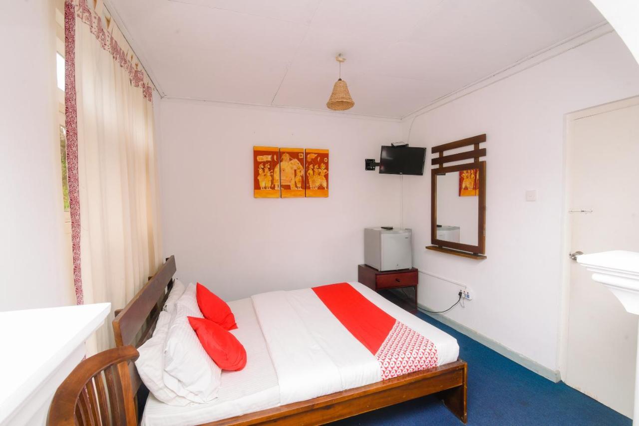 Oyo 386 White Villa Tourist Guest Kandy Ngoại thất bức ảnh